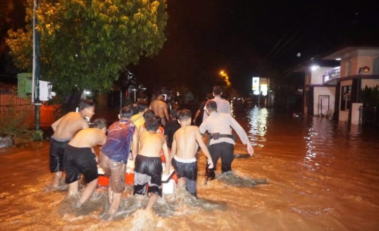 Warga Kota Mataram Terdampak Banjir