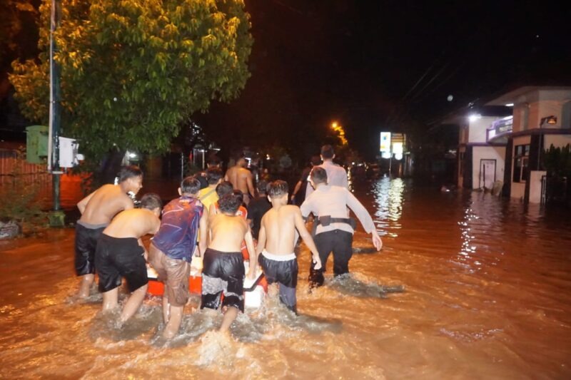 Warga Kota Mataram Terdampak Banjir
