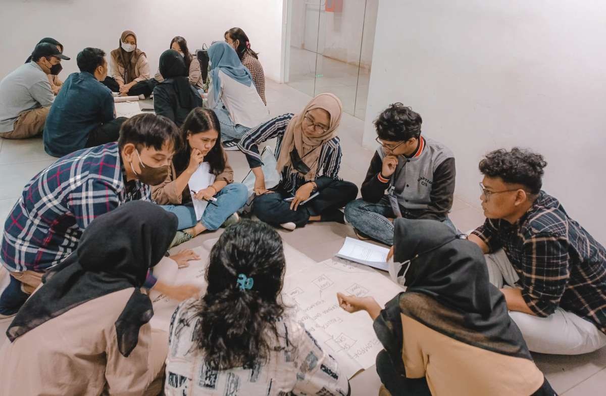 Kesehatan Mental Dengan Kuatkan Komunitas Sosial