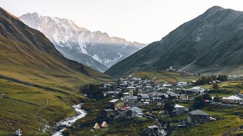 Destinasi Alam & Budaya Paling Epik di Eropa Timur