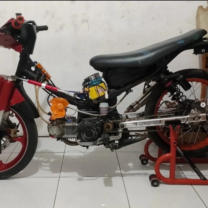 Balap Liar Motor Yamaha Vega R Populer yang Berbahaya