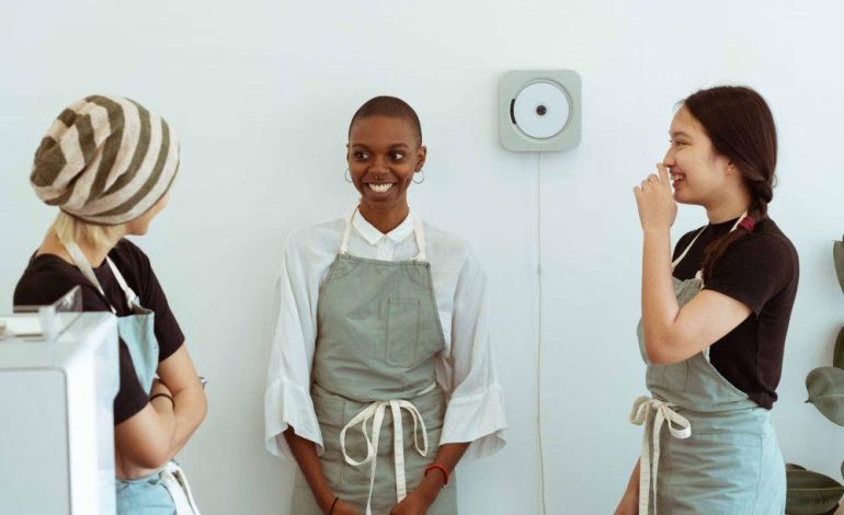 Mengatasi Canggung & Sulit Bergaul